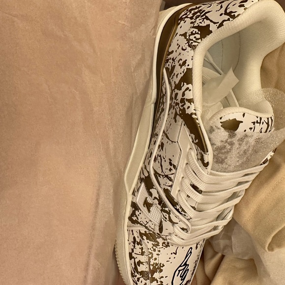 New in box never worn in box. Size 7 Louis Vuitton limited - Picture 4 of 6